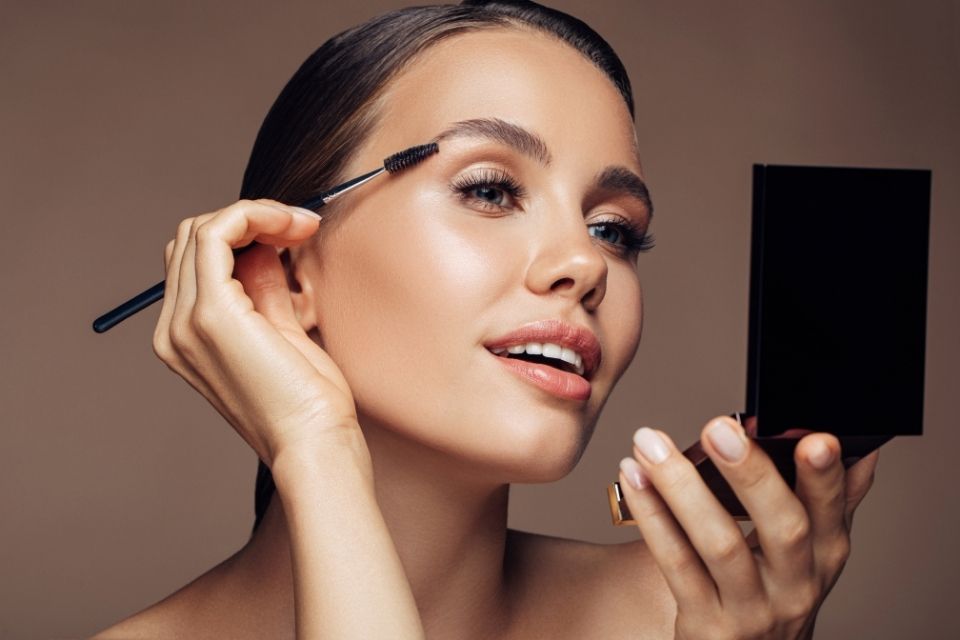 Les bases du maquillage à maîtriser quand on débute