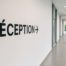 Créer une signalétique efficace grâce aux lettres adhésives murales