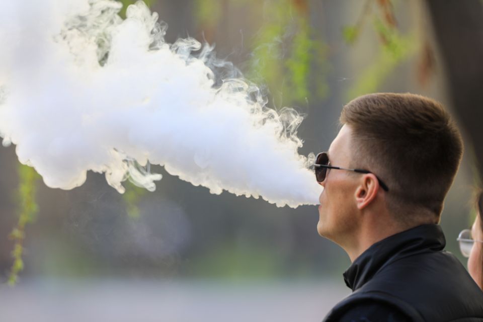 Pourquoi les puffs rechargeables sont-ils devenus la nouvelle tendance ?